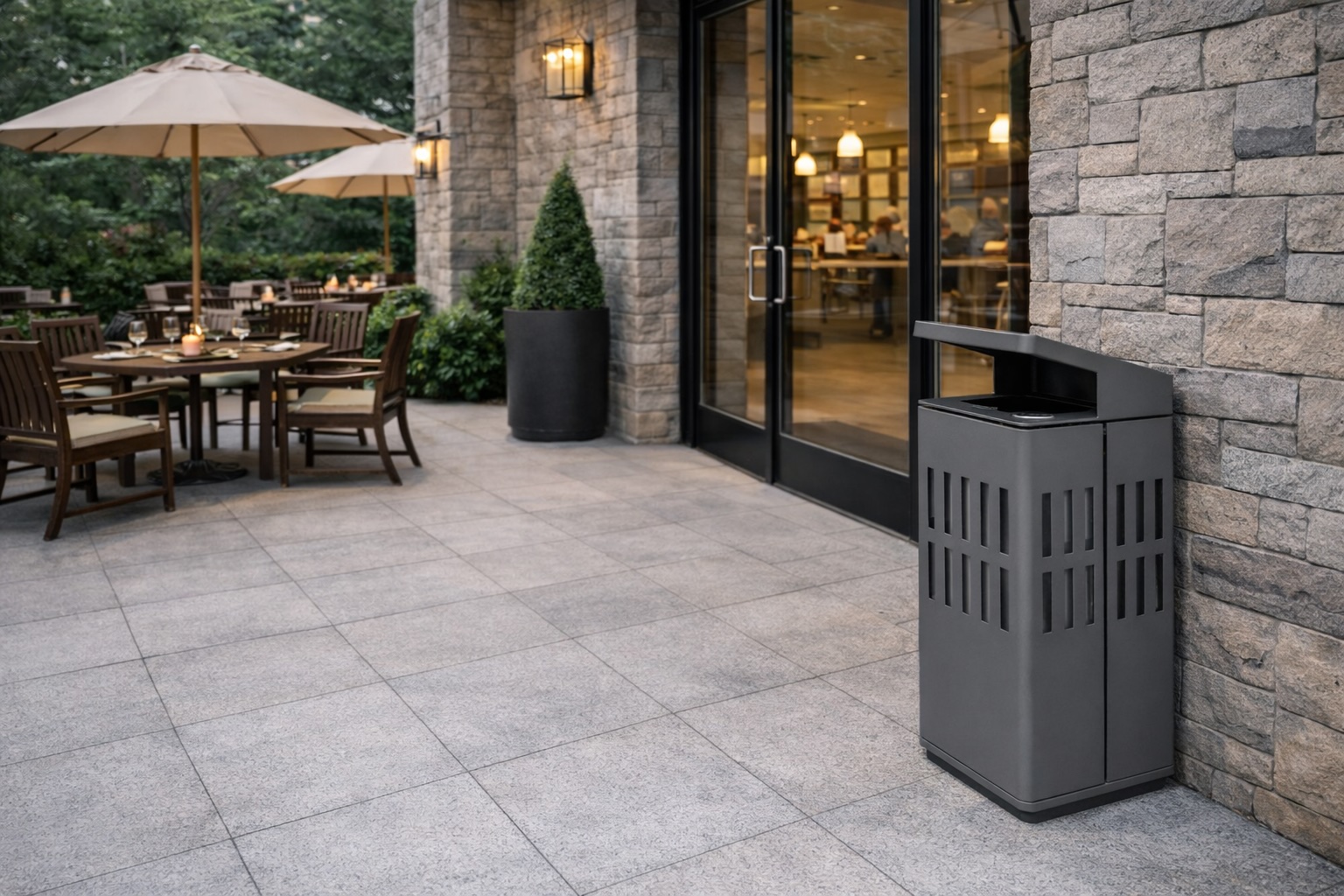 Coș de gunoi urban cu scrumiera, 115L – Smash Design, ZENORA 444 , 50×50×90 CM Coș de gunoi urban cu scrumiera, 115L – Smash Design, ZENORA 444 , 50×50×90 CM