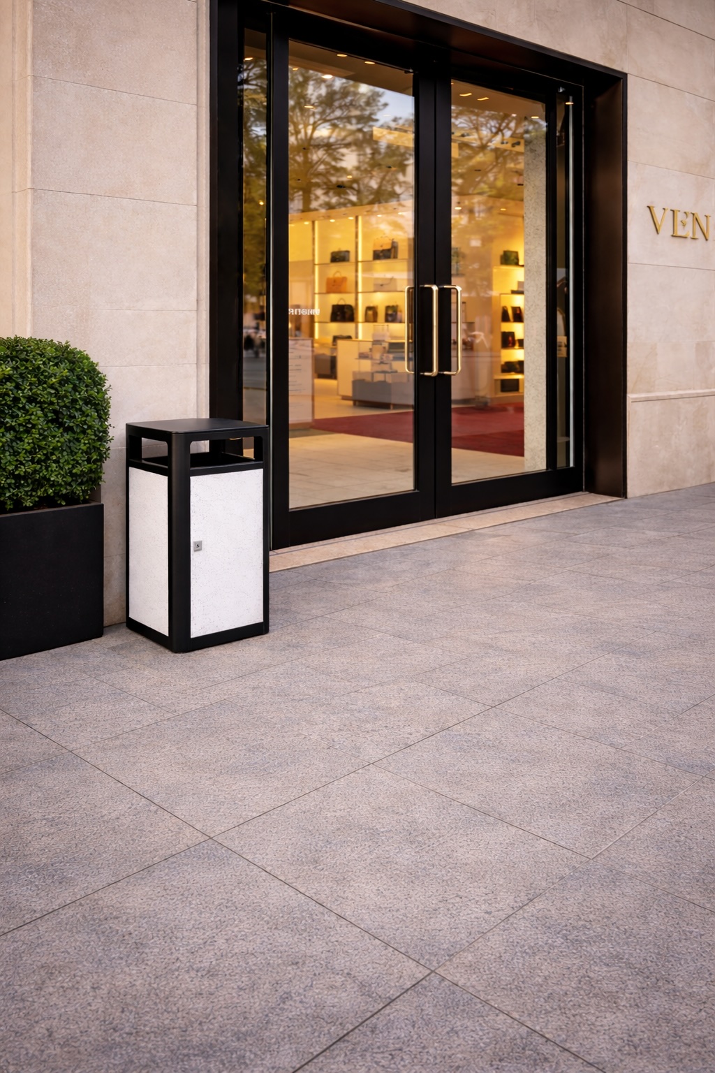 Coș de gunoi exterior 120L Smash Design SM67W – Coș metalic stradal din oțel, rezistent la intemperii, 56 x 56 x 97 cm Coș de gunoi exterior 120L Smash Design SM67W – Coș metalic stradal din oțel, rezistent la intemperii, 56 x 56 x 97 cm