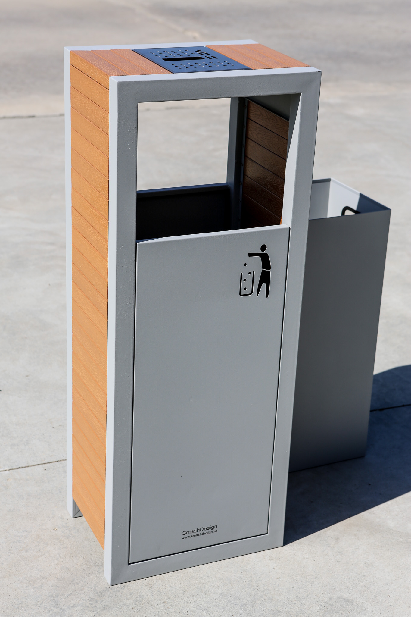 Coș de gunoi urban cu scrumieră 80 L, Linea 189, 40 x 30 x 104 cm Coș de gunoi urban cu scrumieră 80 L, Linea 189, 40 x 30 x 104 cm