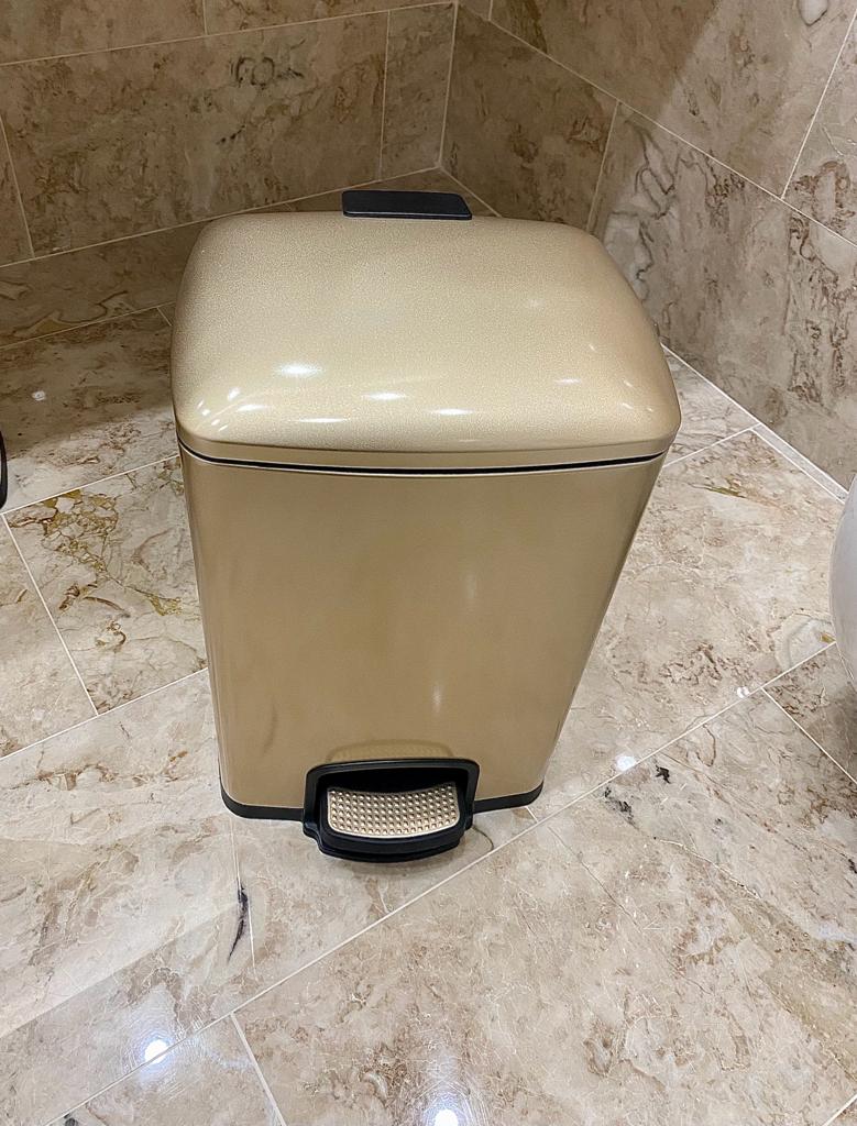 Coș de gunoi cu pedală din INOX Champagne Gold – 8L – PRH-SJ8CG-F03-2023 Coș de gunoi cu pedală din INOX Champagne Gold – 8L – PRH-SJ8CG-F03-2023