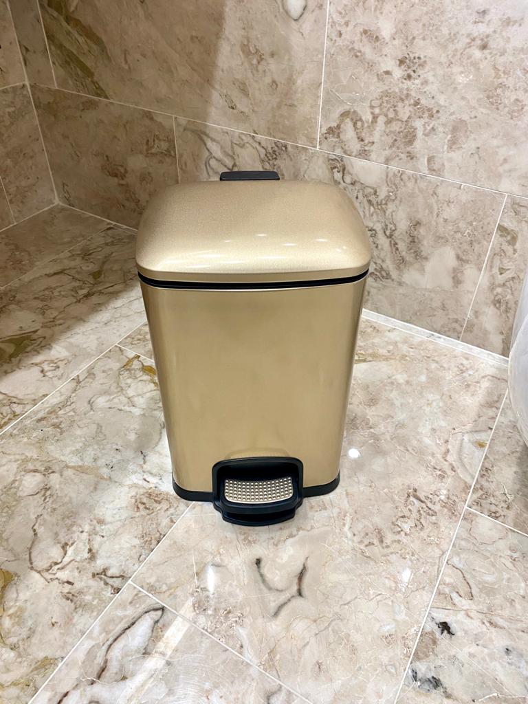 Coș de gunoi cu pedală din INOX, Champagne Gold – 20L – PRH-SJ20CG-F03-2023 Coș de gunoi cu pedală din INOX, Champagne Gold – 20L – PRH-SJ20CG-F03-2023