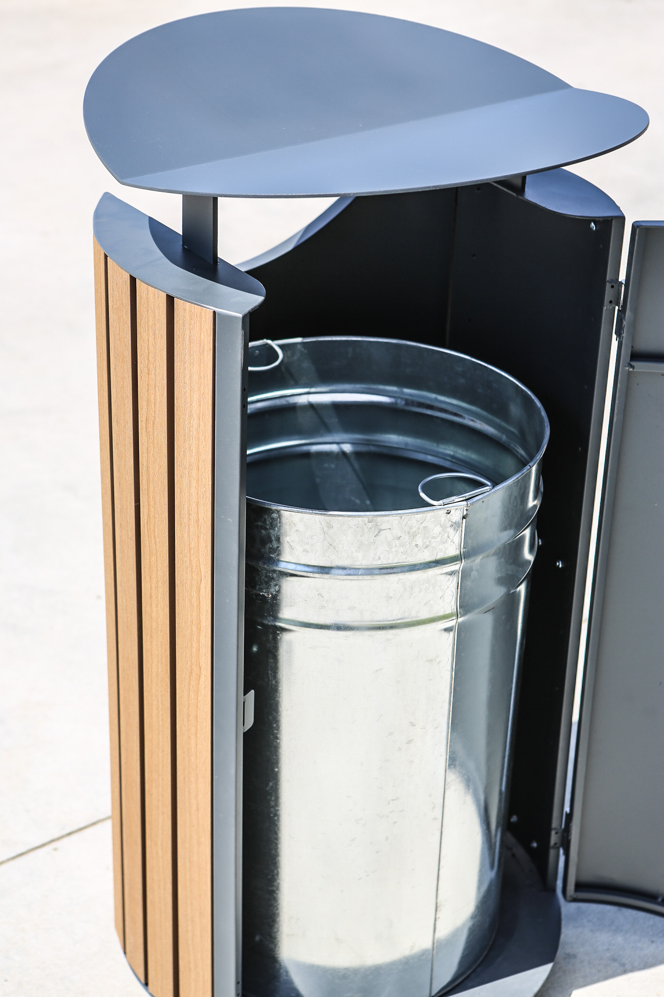 Cos de gunoi exterior, 55L, SM14B, 48*95 CM Cos de gunoi exterior, 55L, SM14B, 48*95 CM